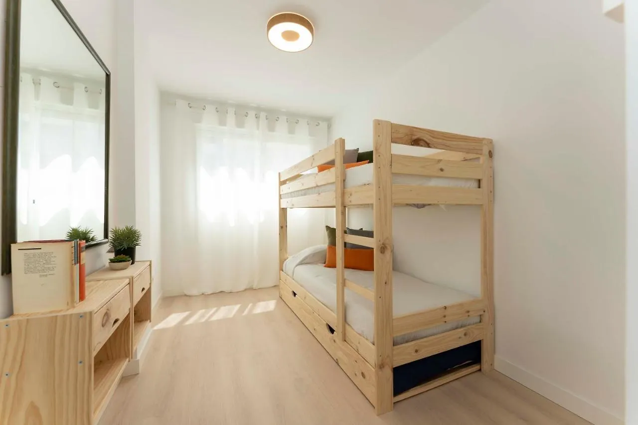 Apartamento de lujo de dos dormitorios Estepona 0*,  España